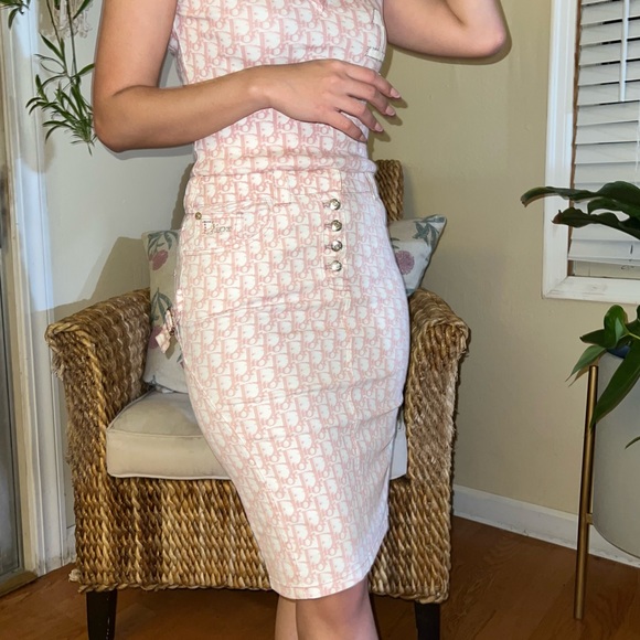 ❌ SOLD ❌ 💗RARE💗 - Authentic Vintage Dior Pink Trotter Pencil Skirt Size USA 2 - Picture 2 of 13